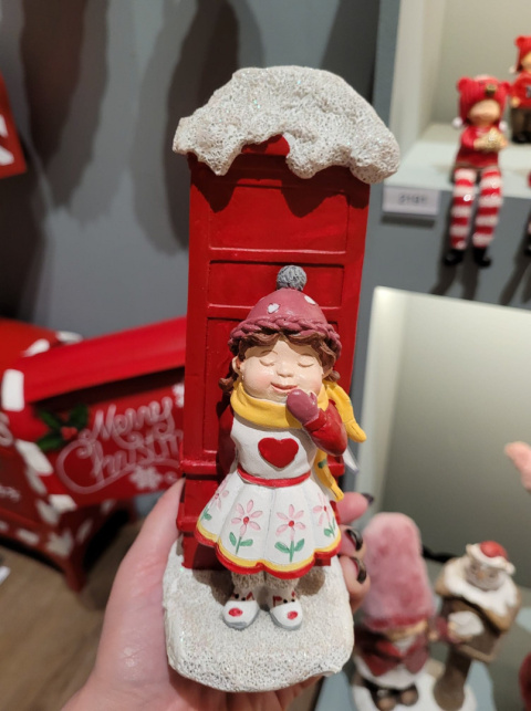 Dzieci przy skrzynce na listy SKARBONKA (520513)-20%