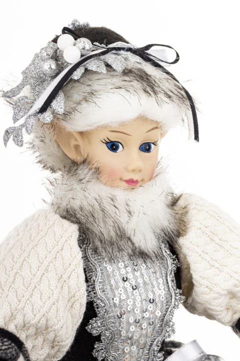 Elf siedzący w płaszczu w kratę (174416)