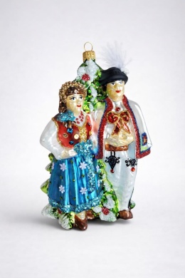 Bauble form: Highlander couple with a Christmas tree (64) SE