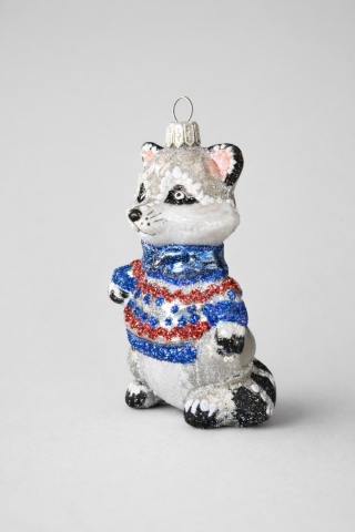 Shaped ornament: Raccoon in a winter sweater (107) SZ