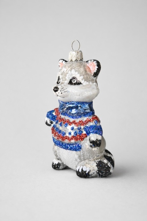 Shaped ornament: Raccoon in a winter sweater (107) SZ