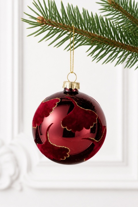 8cm glass bauble – velvet ginkgo leaf, burgundy, glossy finish (545693)