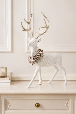 Ceramic deer with a gold wreath (147807)