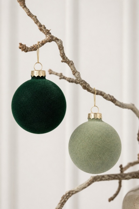 Set of 10 glass baubles, 6 cm diameter, mixed green velvet finish (062272), in a tube
