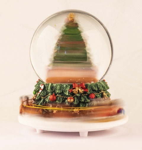 11 cm water globe, moving Christmas tree and base, music box (131594)