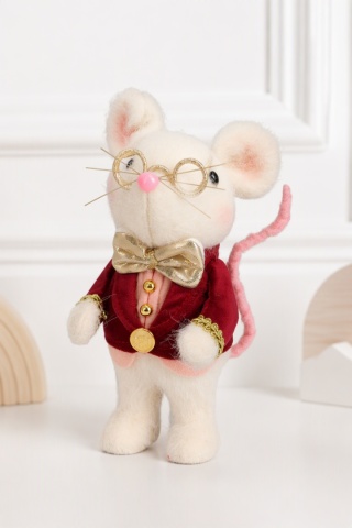 Mr. Mouse in a purple frock coat (547707)