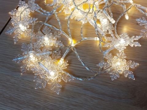 Kurtynka 96LED śnieżynki 16szt ciepłe 8funkcji 300 x 76cm (1/25/LED-WW26)